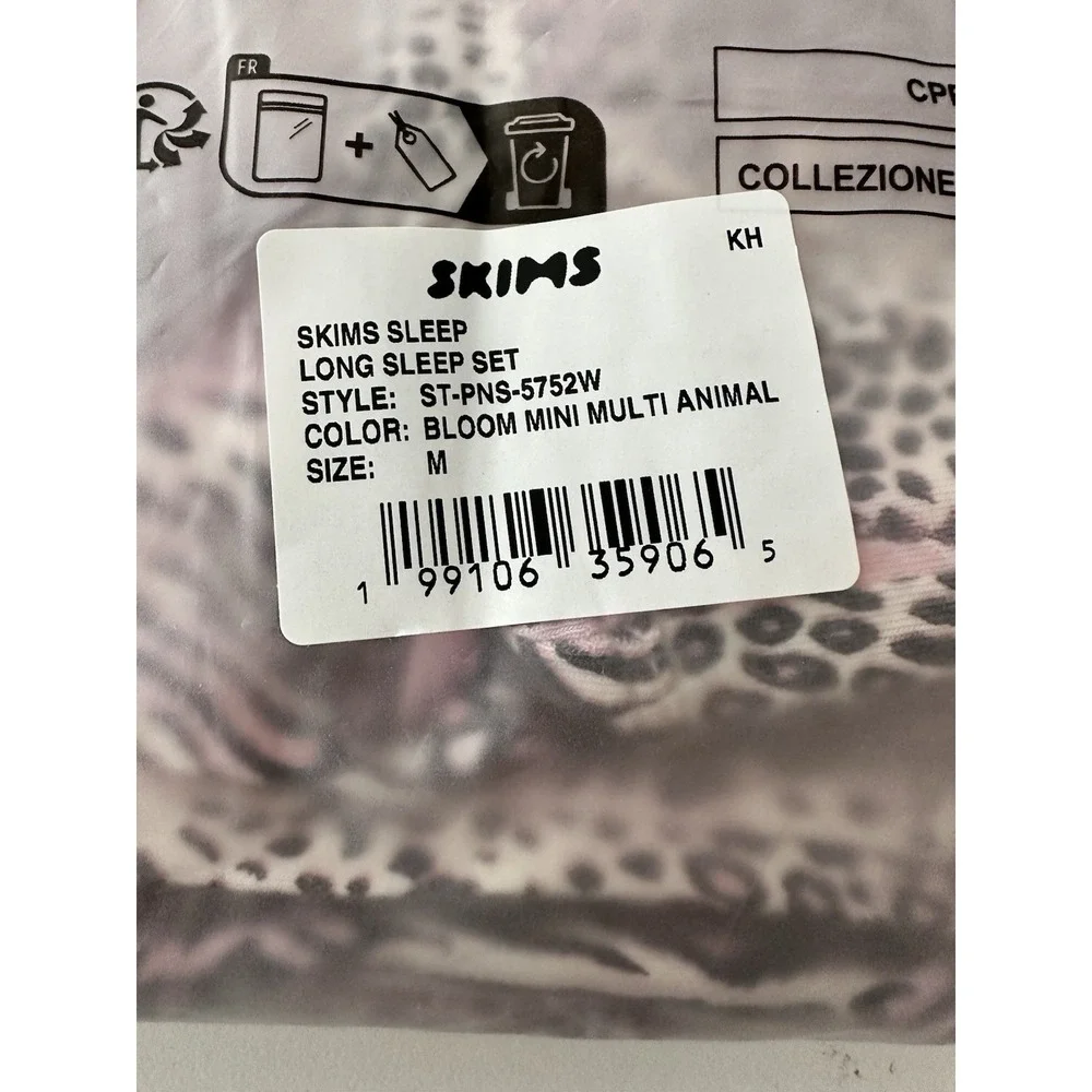 SKIMS Sleep Set Medium Bloom Mini Multi Animal Pink Pajama Set Long Sleeve‎